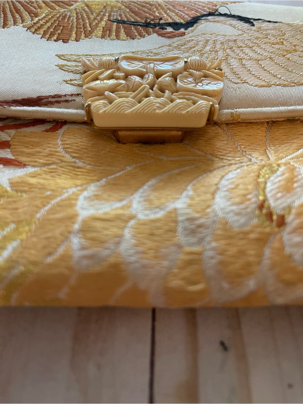 Vintage Japanese Yellow Satin Clutch with Carved Ivory Box Clasp - Picture 7 of 9